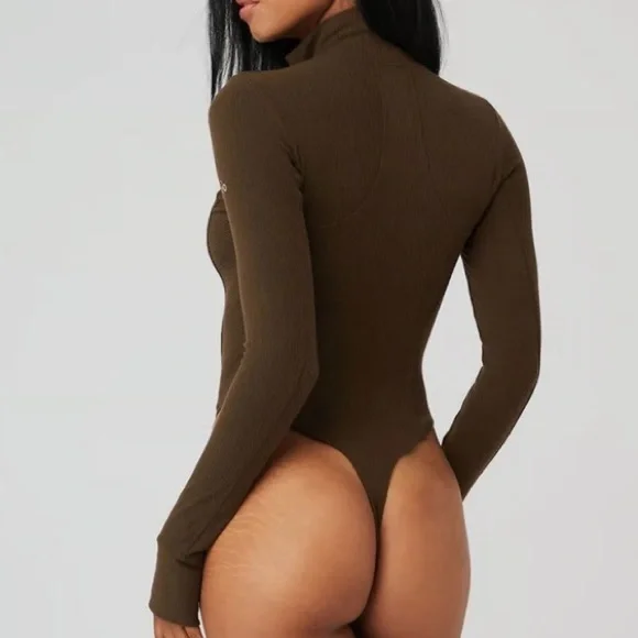 ALO RISE-UP Long Sleeve Bodysuit in Espresso - Picture 4 of 8